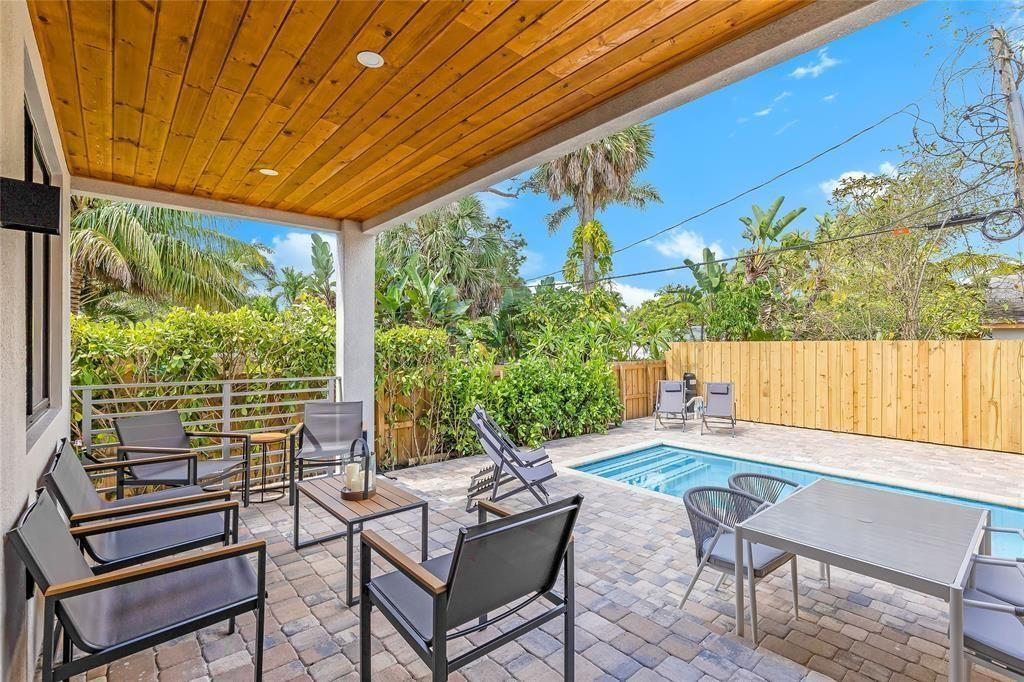 811 SW 10th Terrace