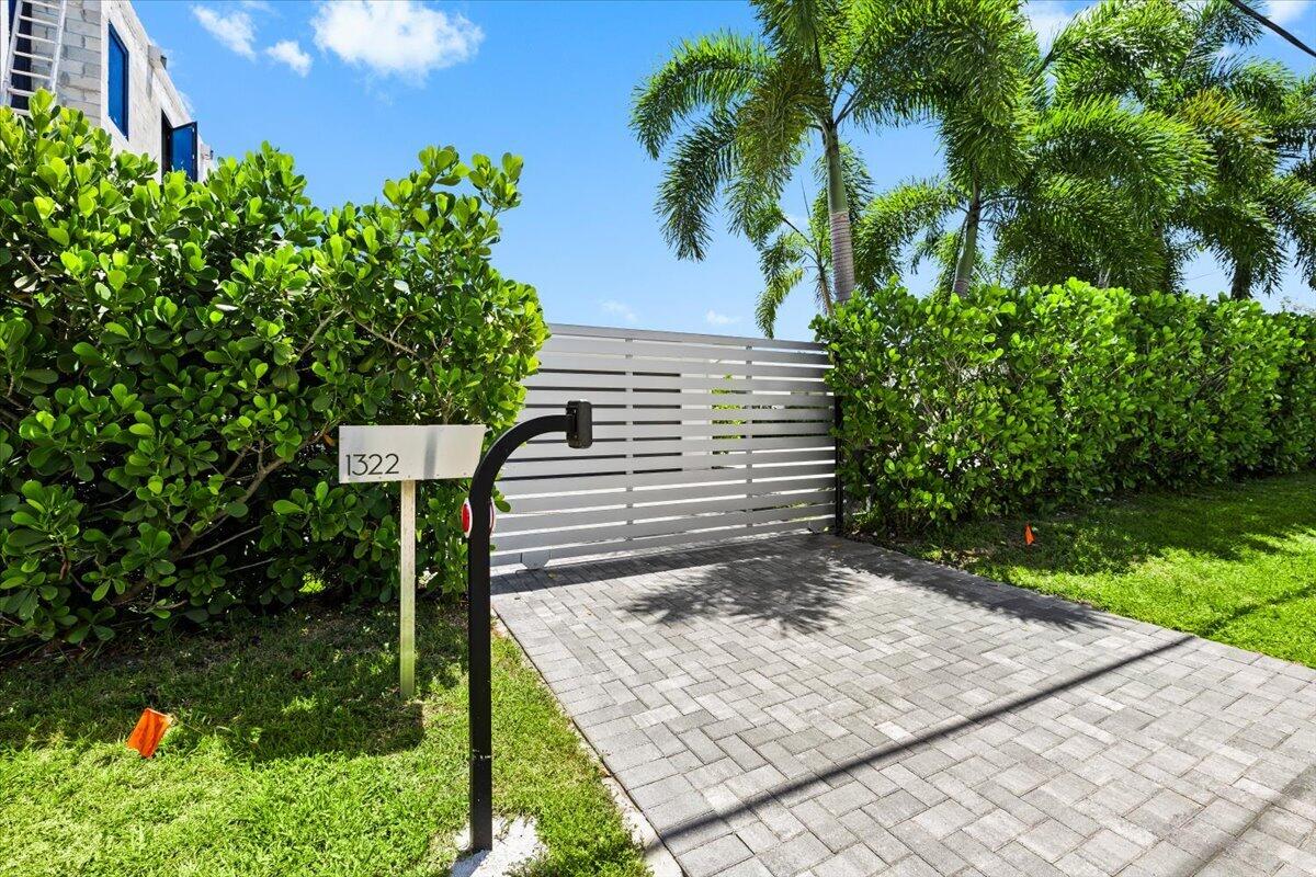 1322 CORDOVA Road