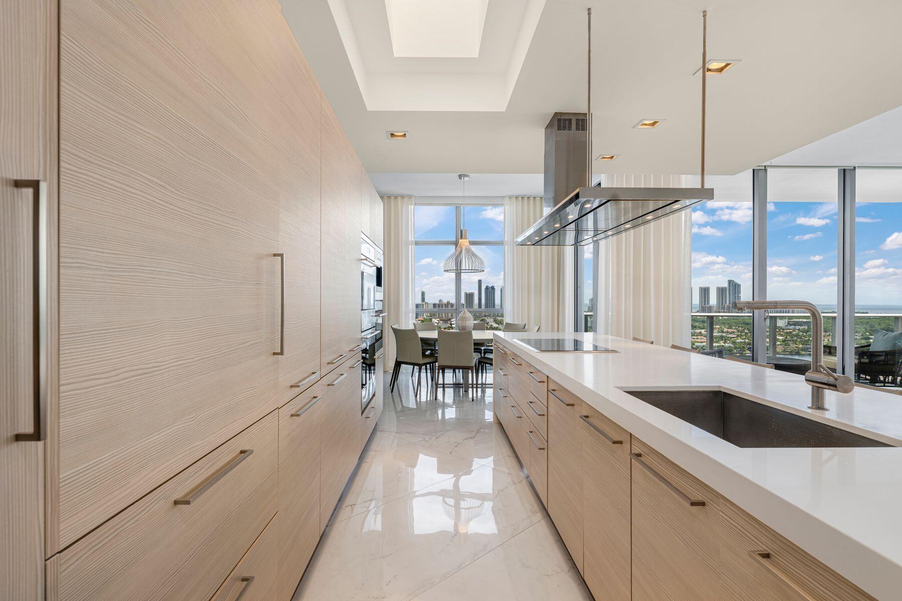 17301 BISCAYNE Boulevard PH-7