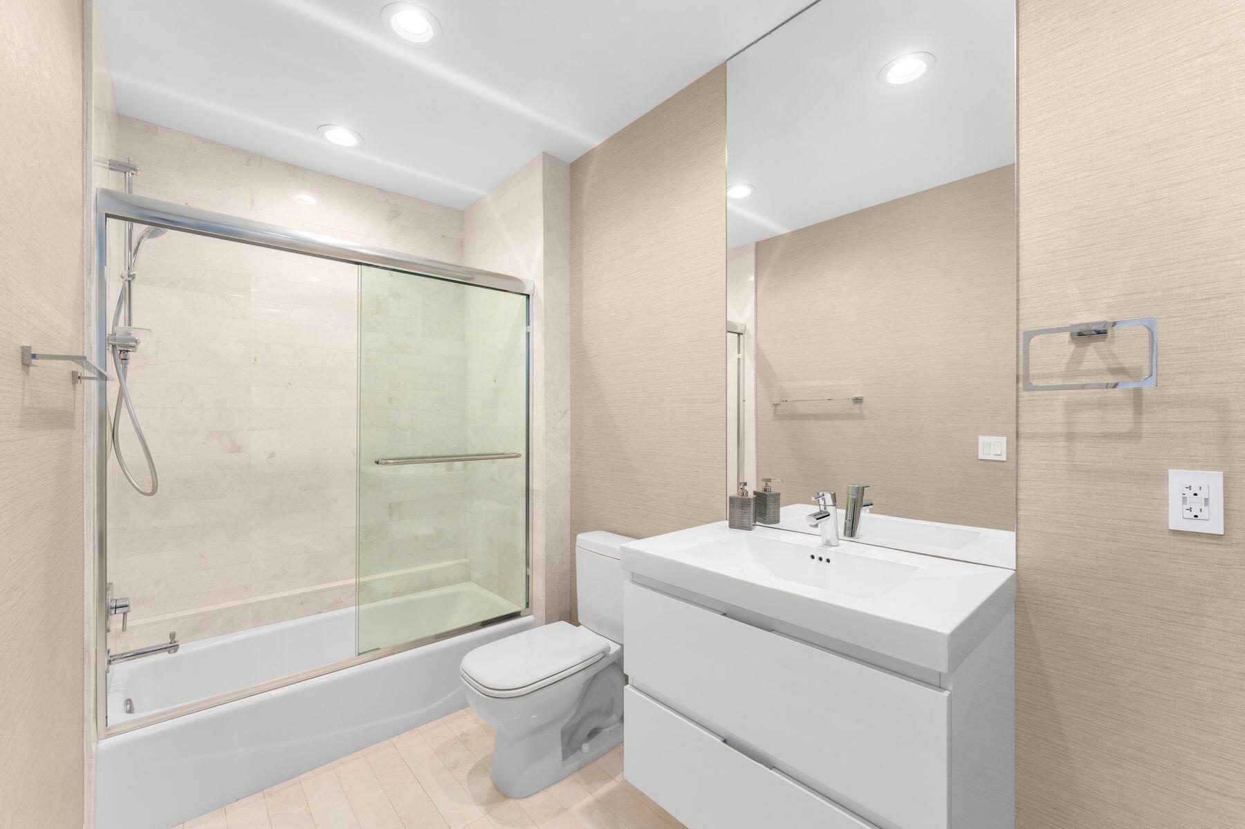 17301 BISCAYNE Boulevard PH-7
