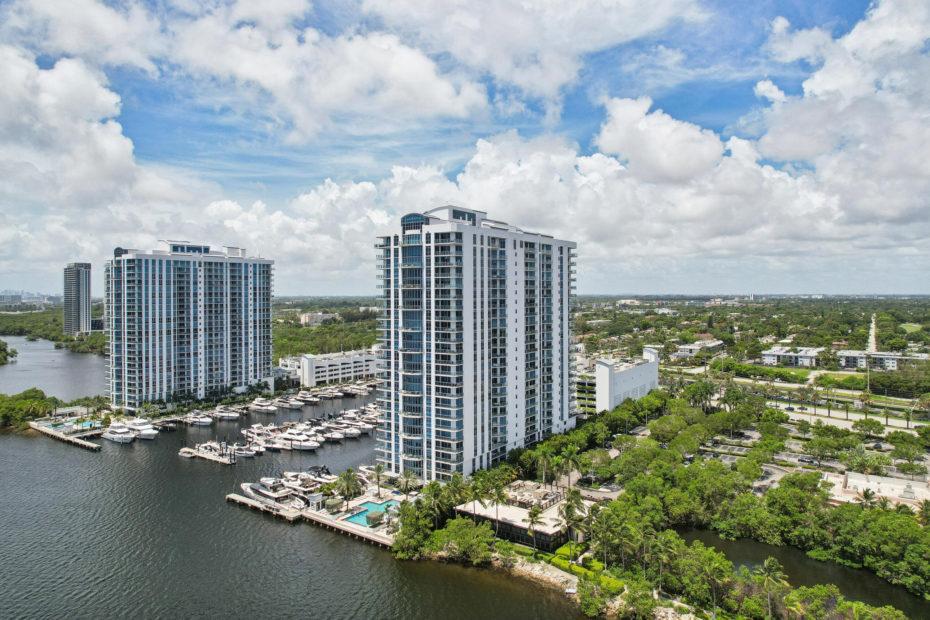17301 BISCAYNE Boulevard PH-7