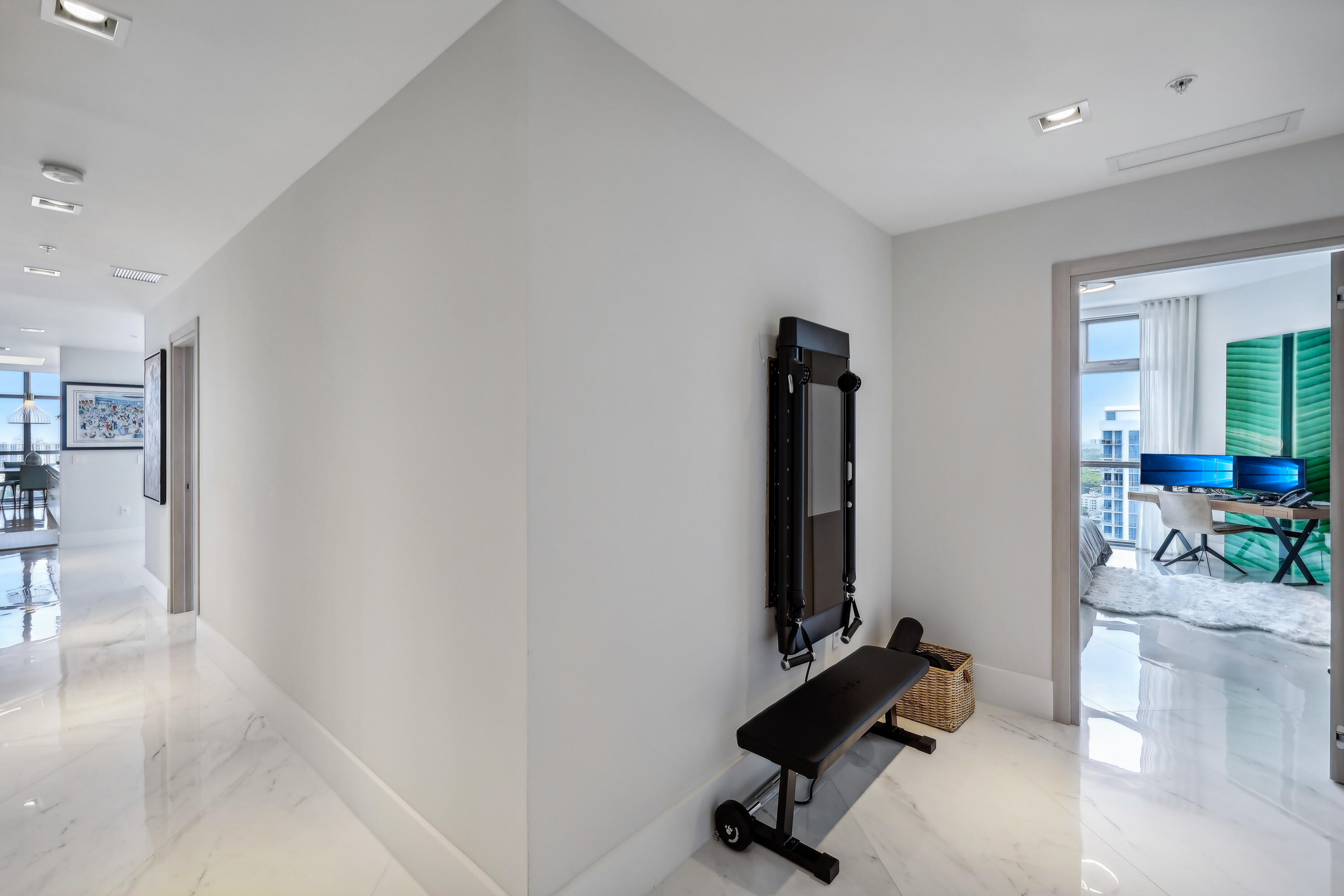17301 BISCAYNE Boulevard PH-7