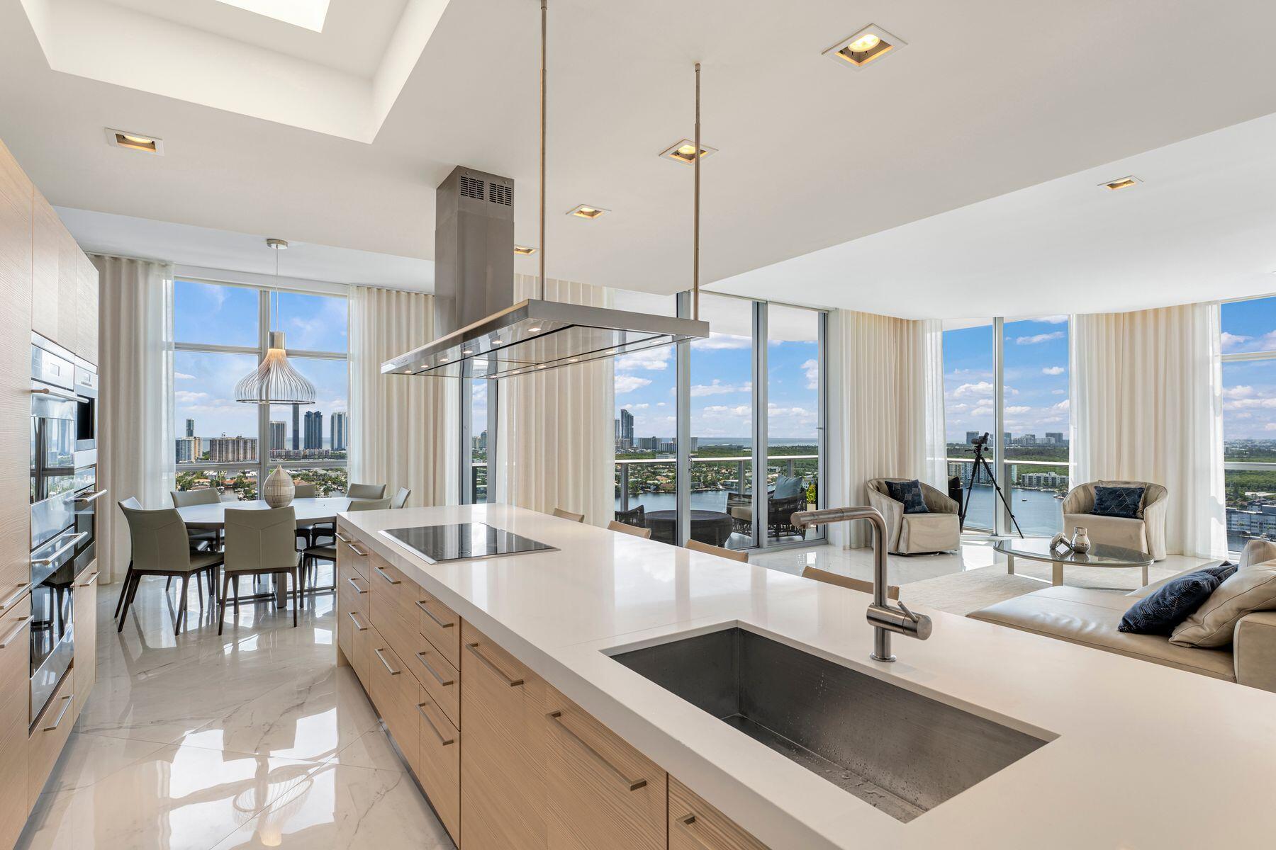17301 BISCAYNE Boulevard PH-7