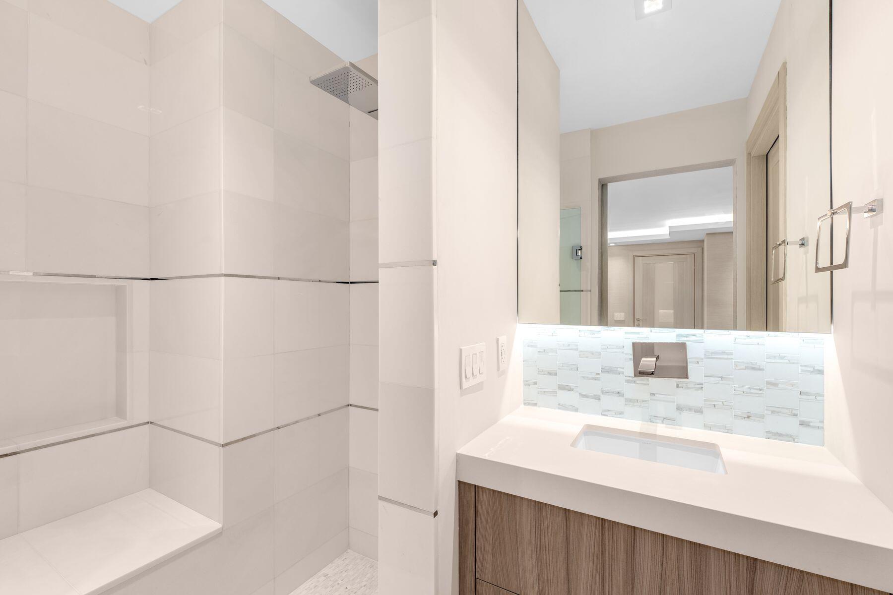 17301 BISCAYNE Boulevard PH-7