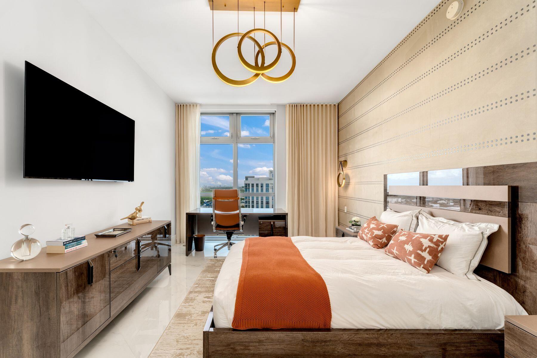 17301 BISCAYNE Boulevard PH-7