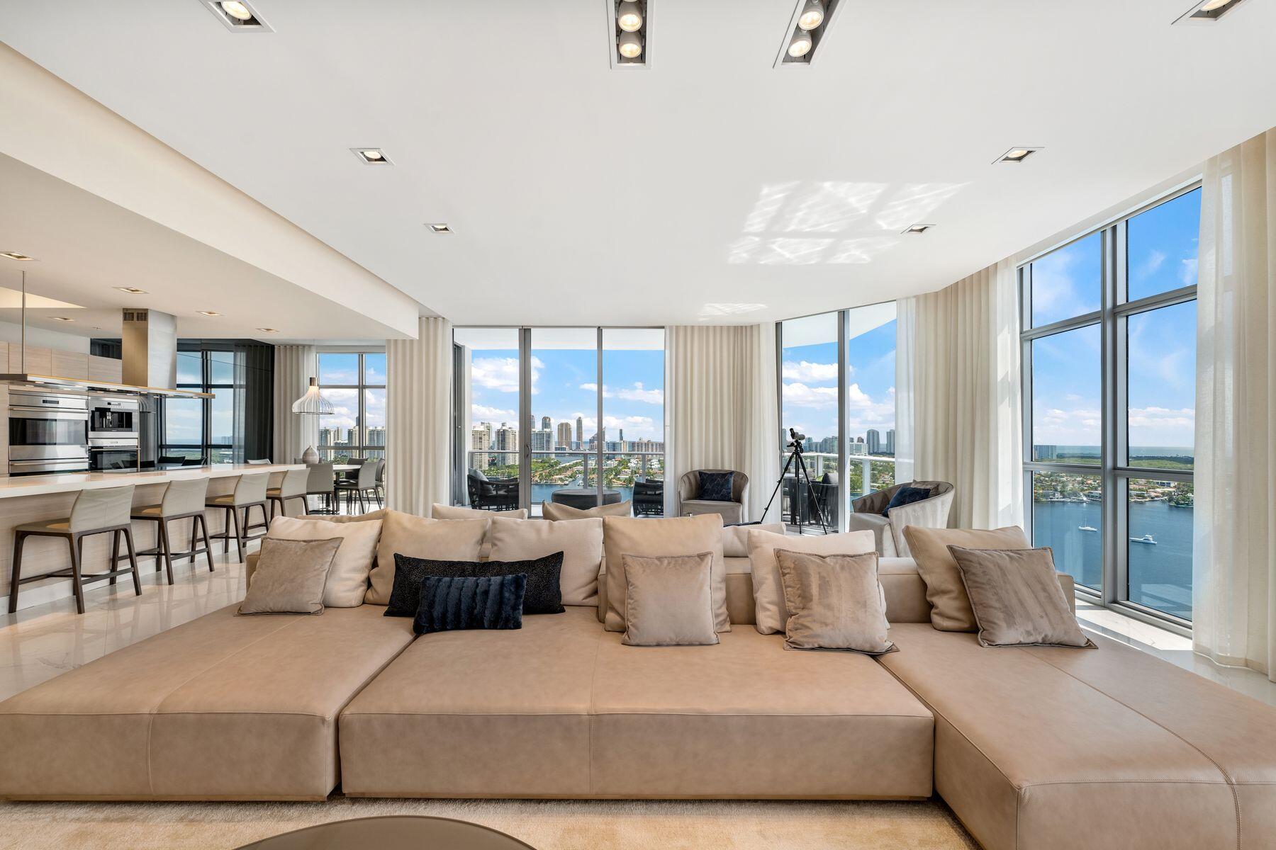 17301 BISCAYNE Boulevard PH-7