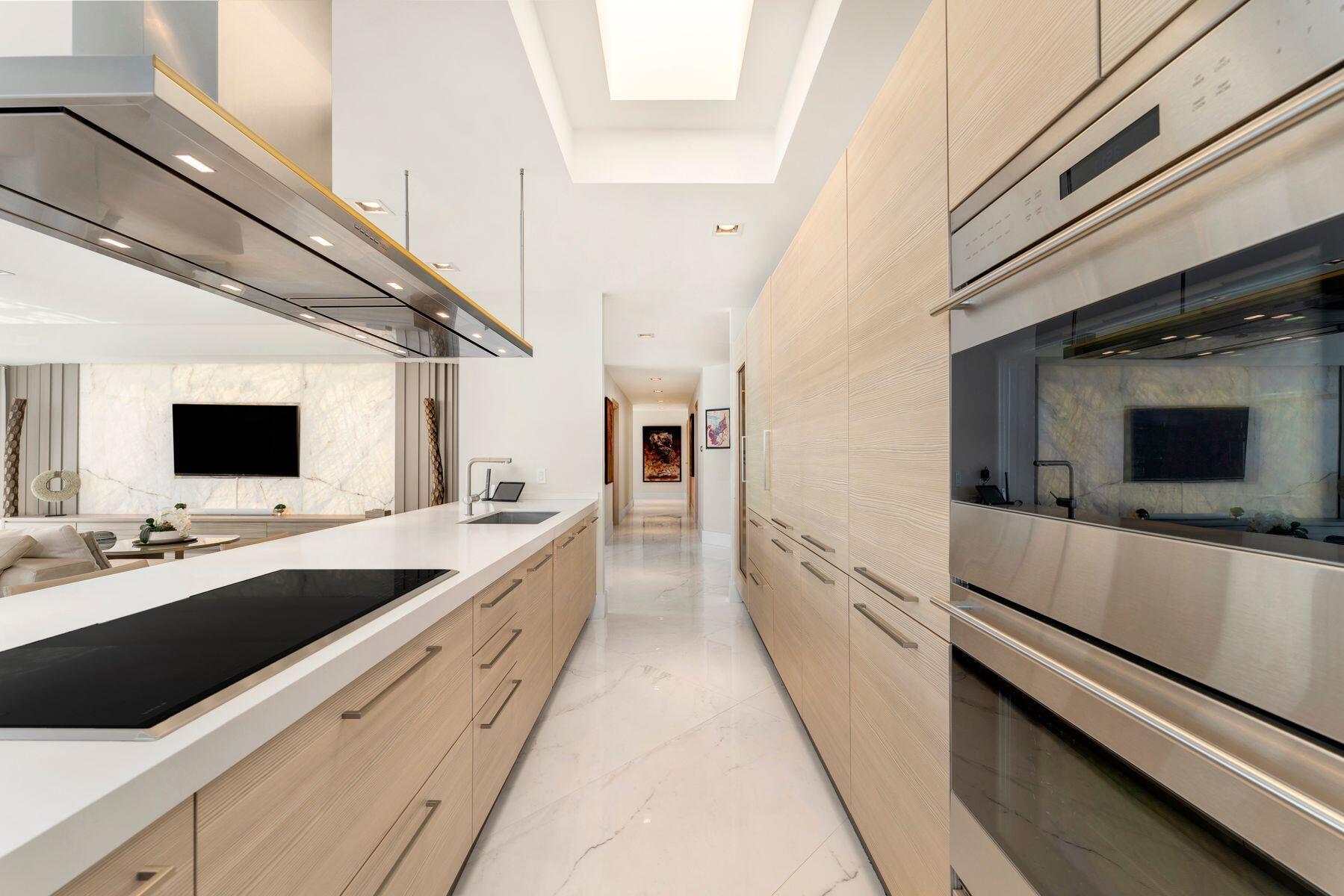 17301 BISCAYNE Boulevard PH-7