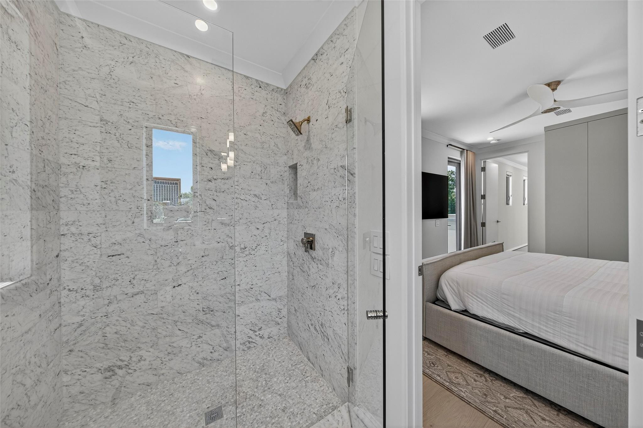 621 SW 5 Place