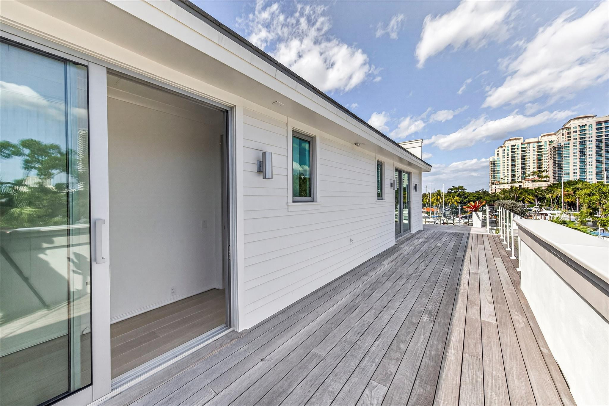 621 SW 5 Place