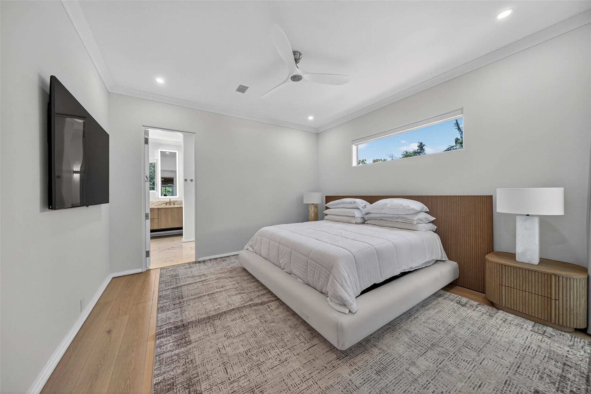 621 SW 5 Place