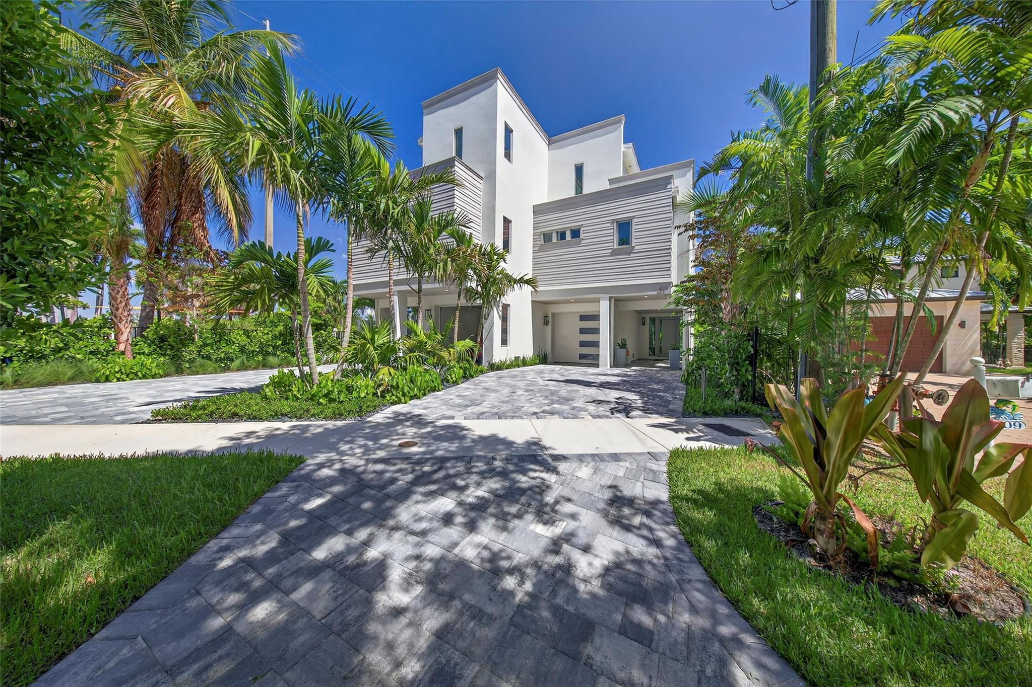 621 SW 5 Place