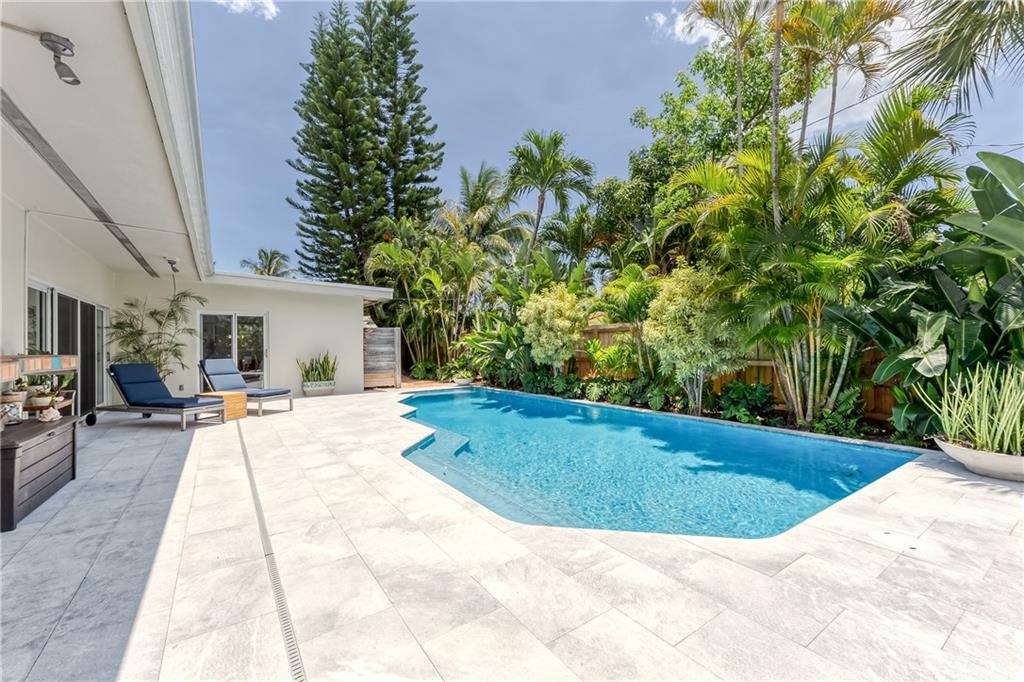 2112 Manatee Drive