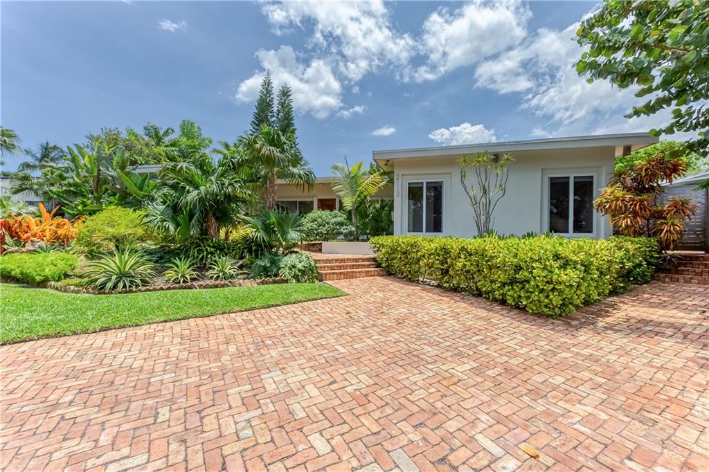 2112 Manatee Drive