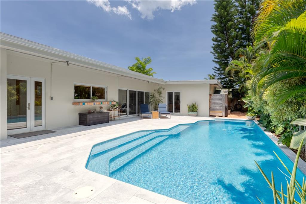 2112 Manatee Drive