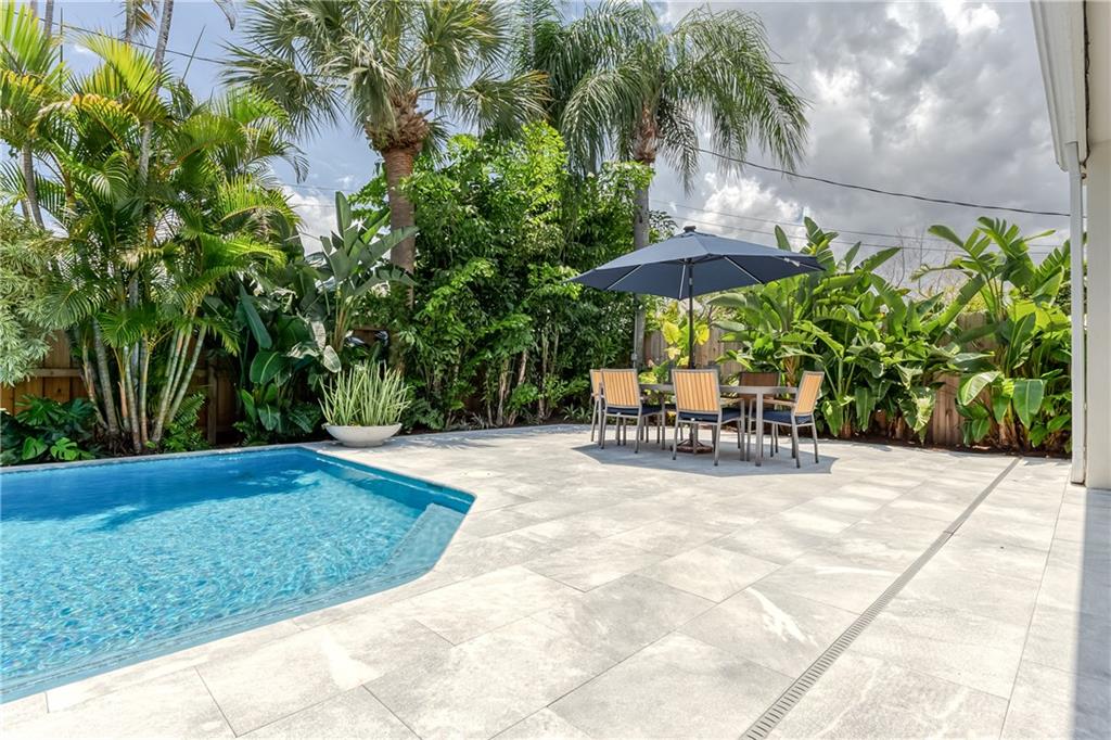 2112 Manatee Drive