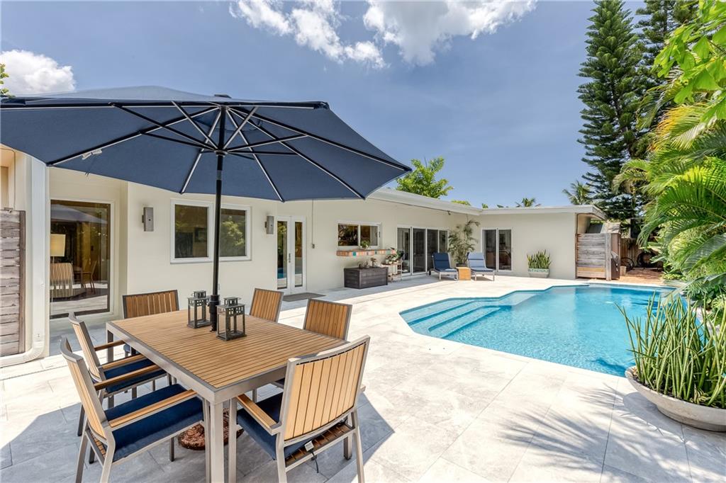 2112 Manatee Drive