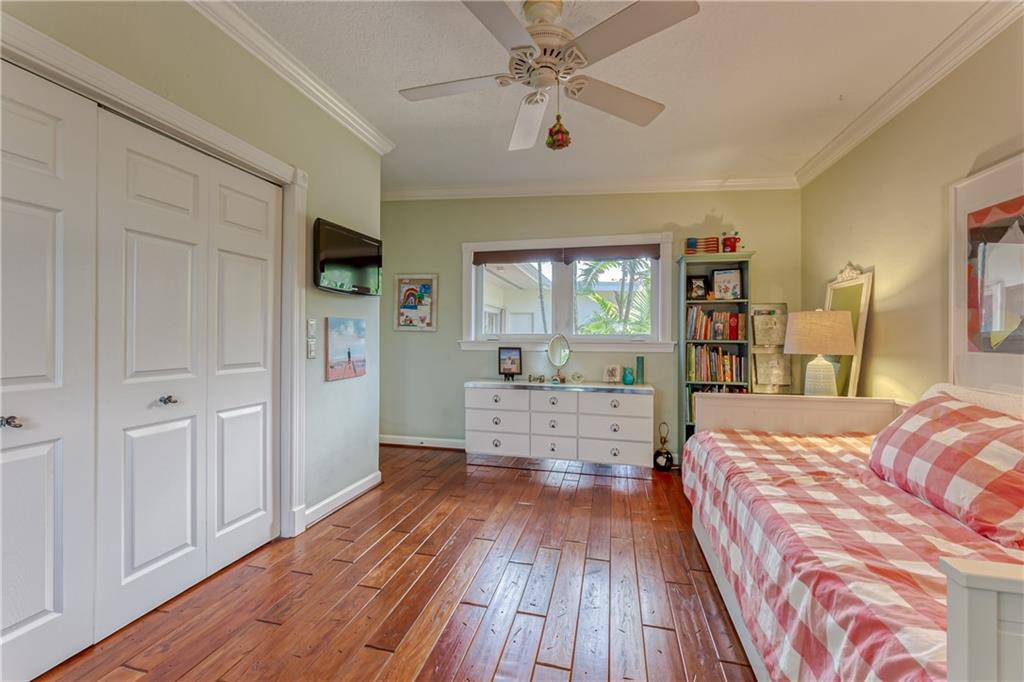 2112 Manatee Drive