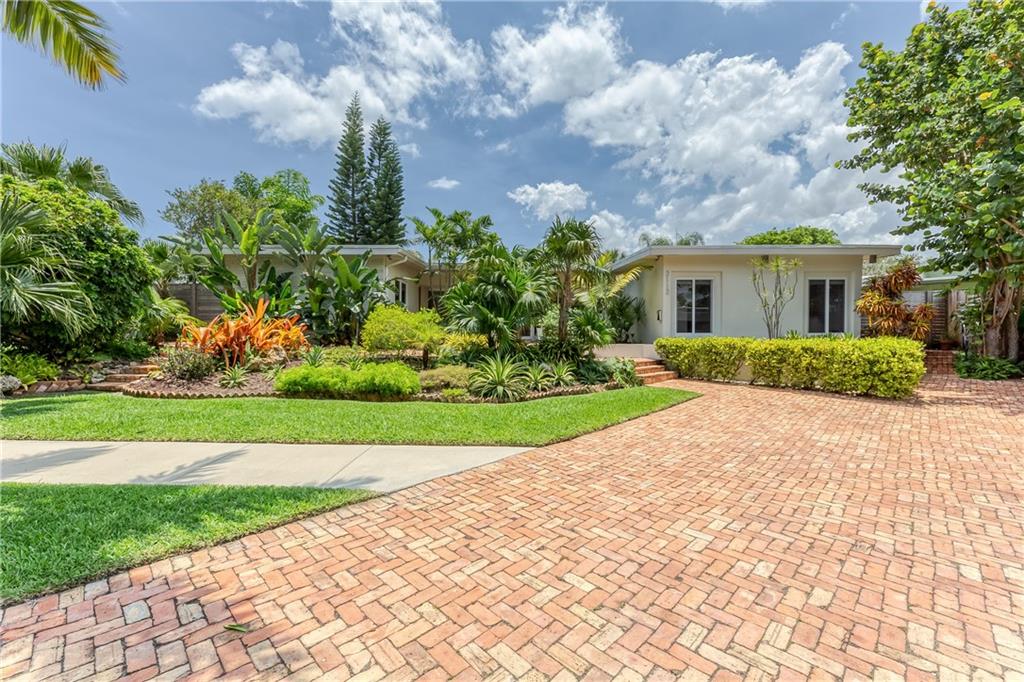 2112 Manatee Drive