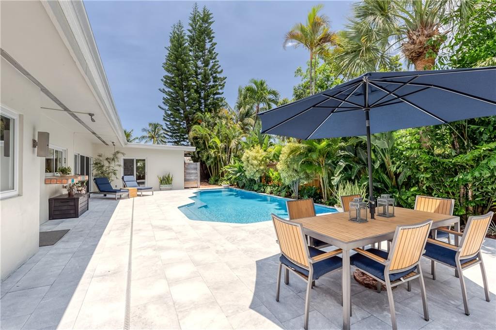 2112 Manatee Drive