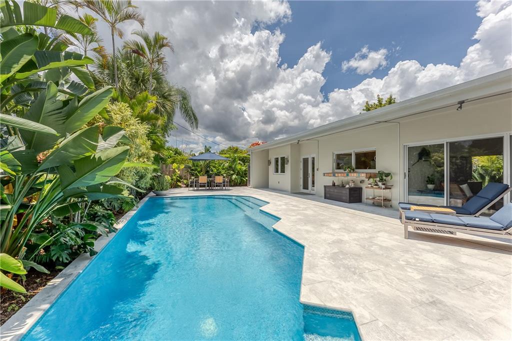 2112 Manatee Drive