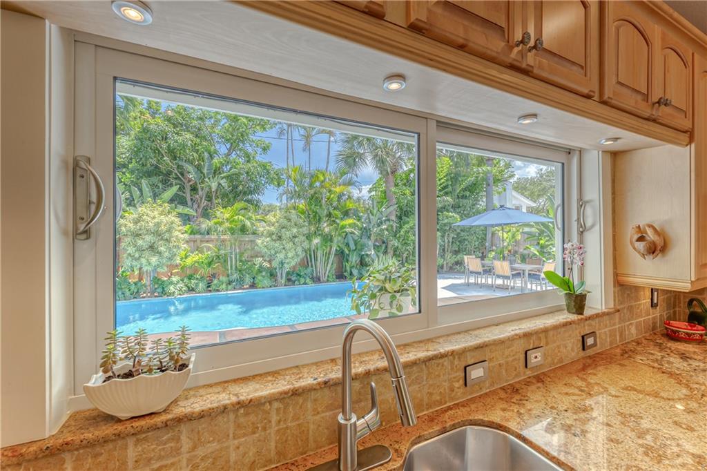 2112 Manatee Drive