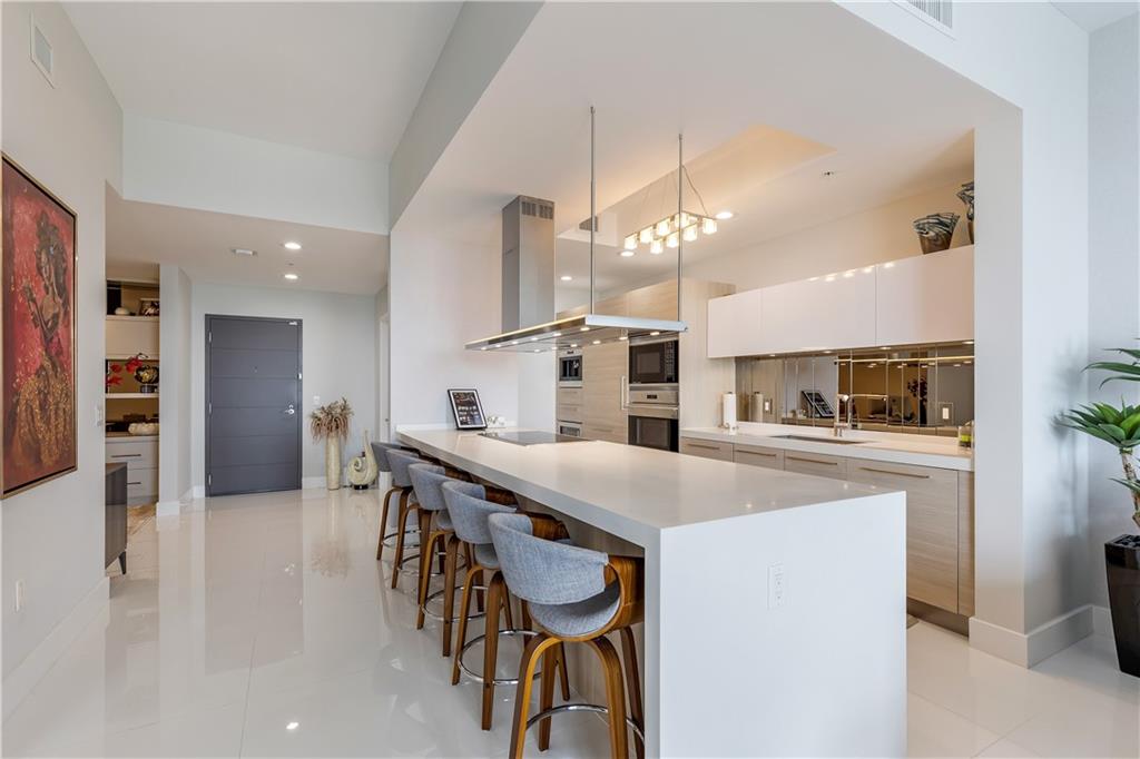 17301 Biscayne Blvd Unit: PHL6