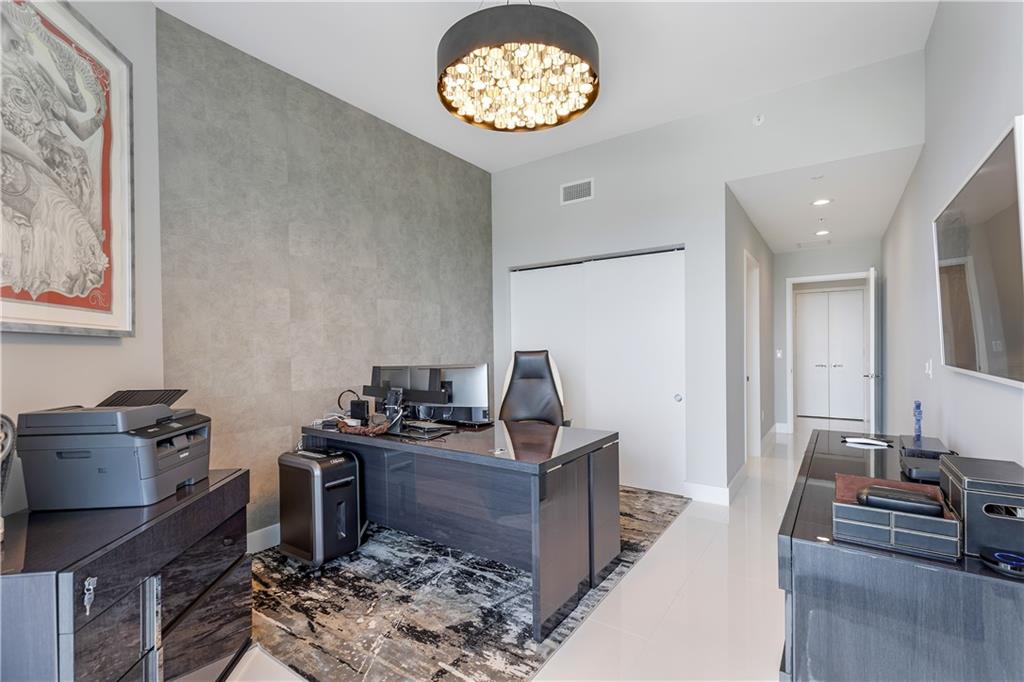 17301 Biscayne Blvd Unit: PHL6