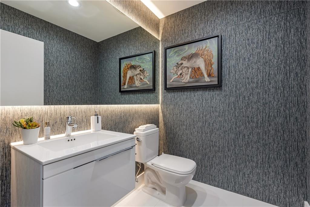 17301 Biscayne Blvd Unit: PHL6