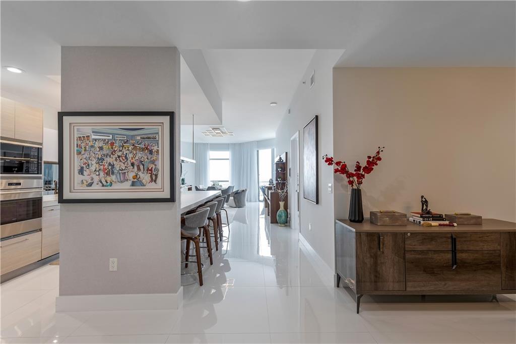 17301 Biscayne Blvd Unit: PHL6