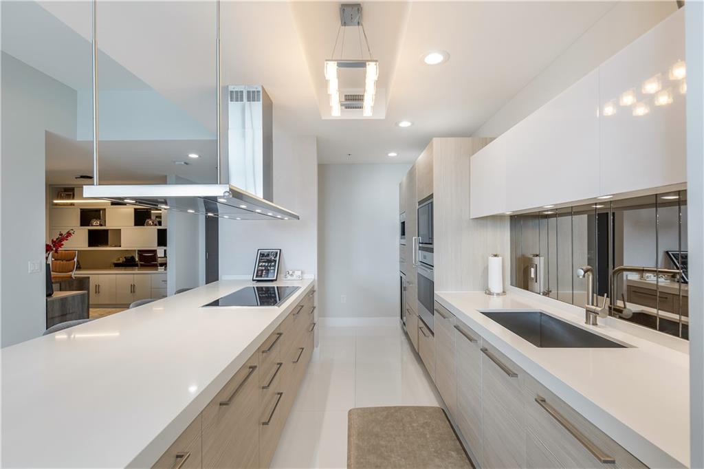 17301 Biscayne Blvd Unit: PHL6