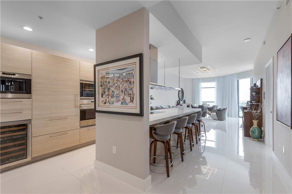 17301 Biscayne Blvd Unit: PHL6