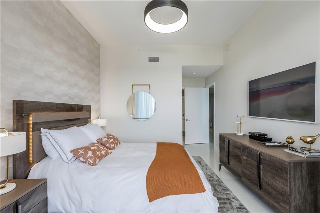 17301 Biscayne Blvd Unit: PHL6