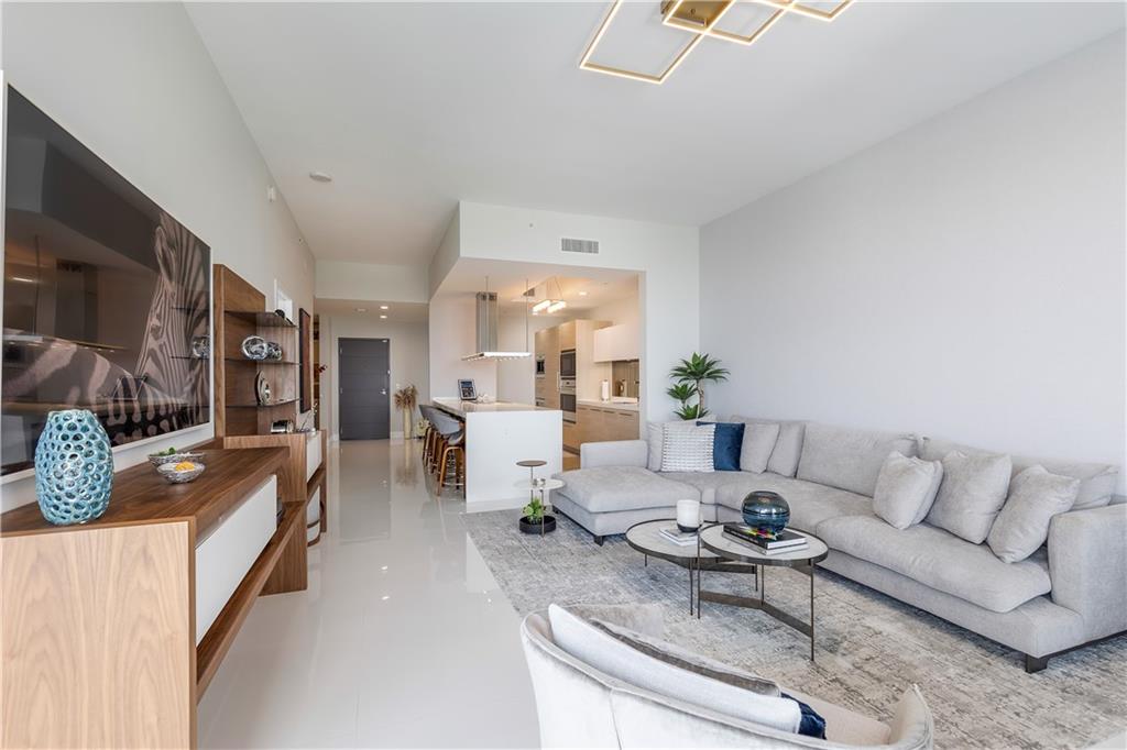 17301 Biscayne Blvd Unit: PHL6