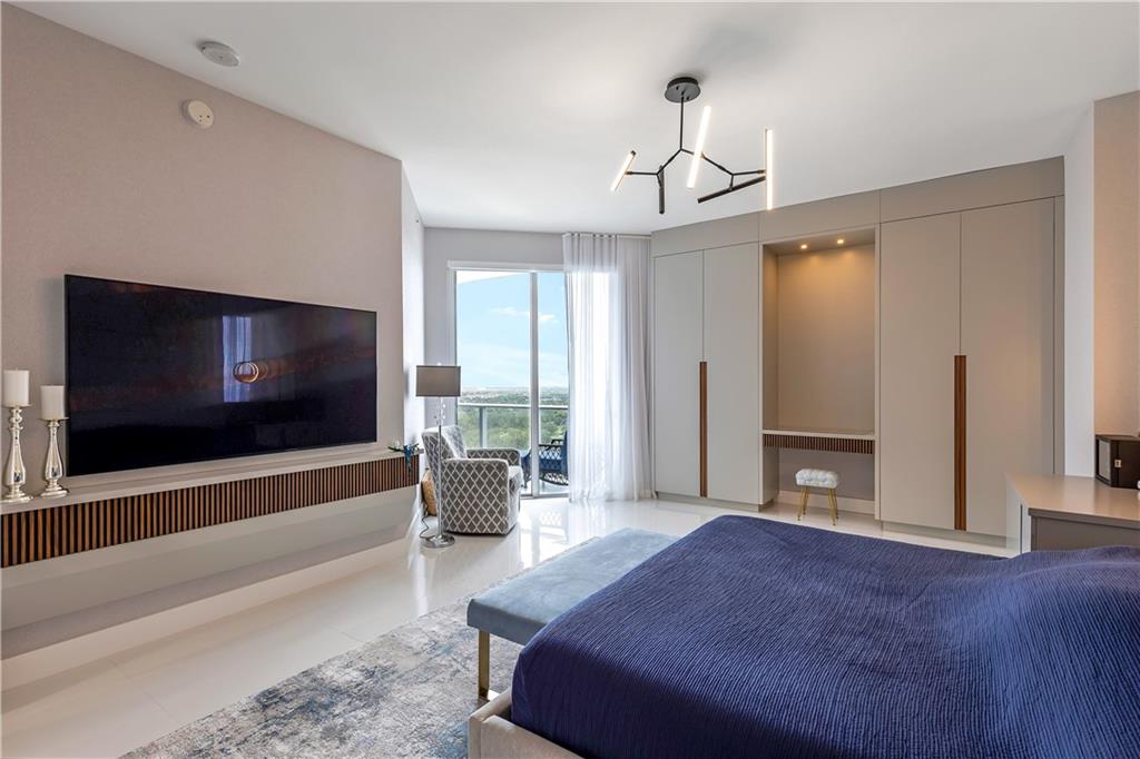 17301 Biscayne Blvd Unit: PHL6