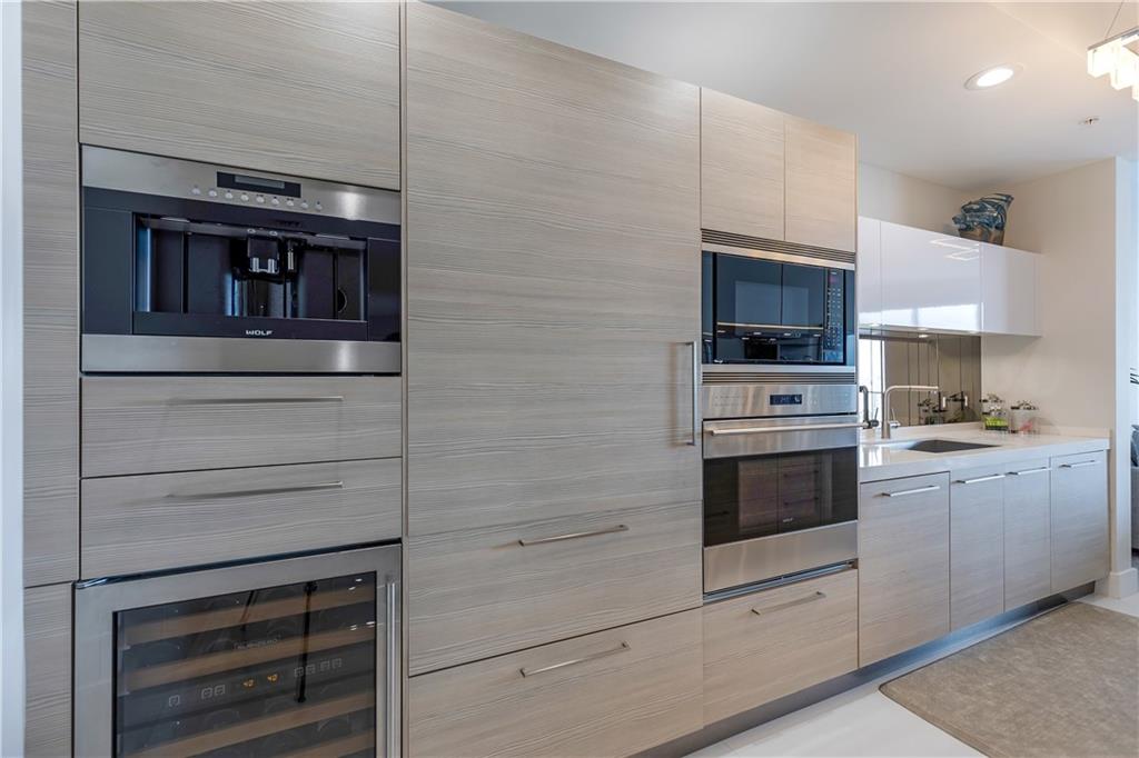 17301 Biscayne Blvd Unit: PHL6