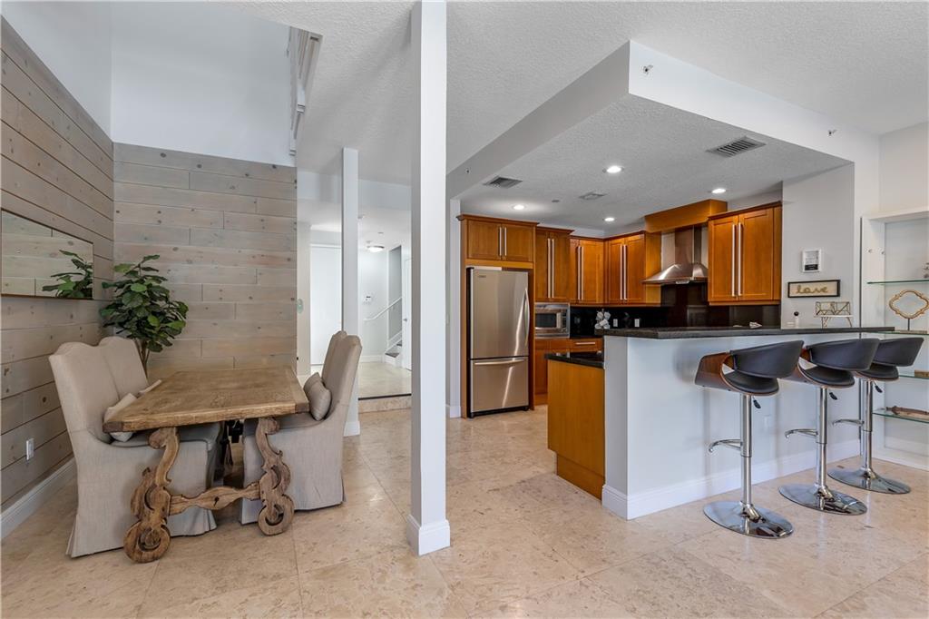 302 NE 8th Ave Unit: 0