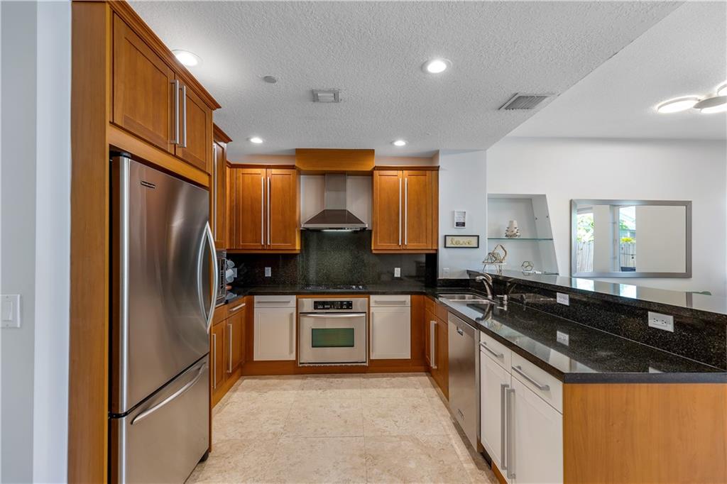 302 NE 8th Ave Unit: 0