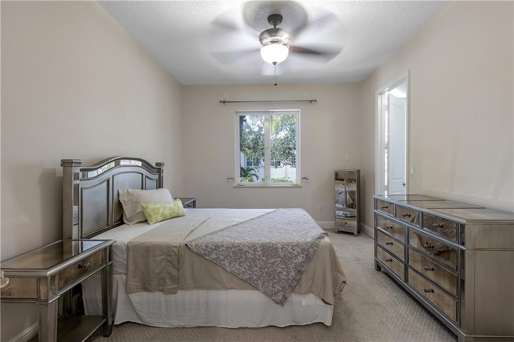 302 NE 8th Ave Unit: 0