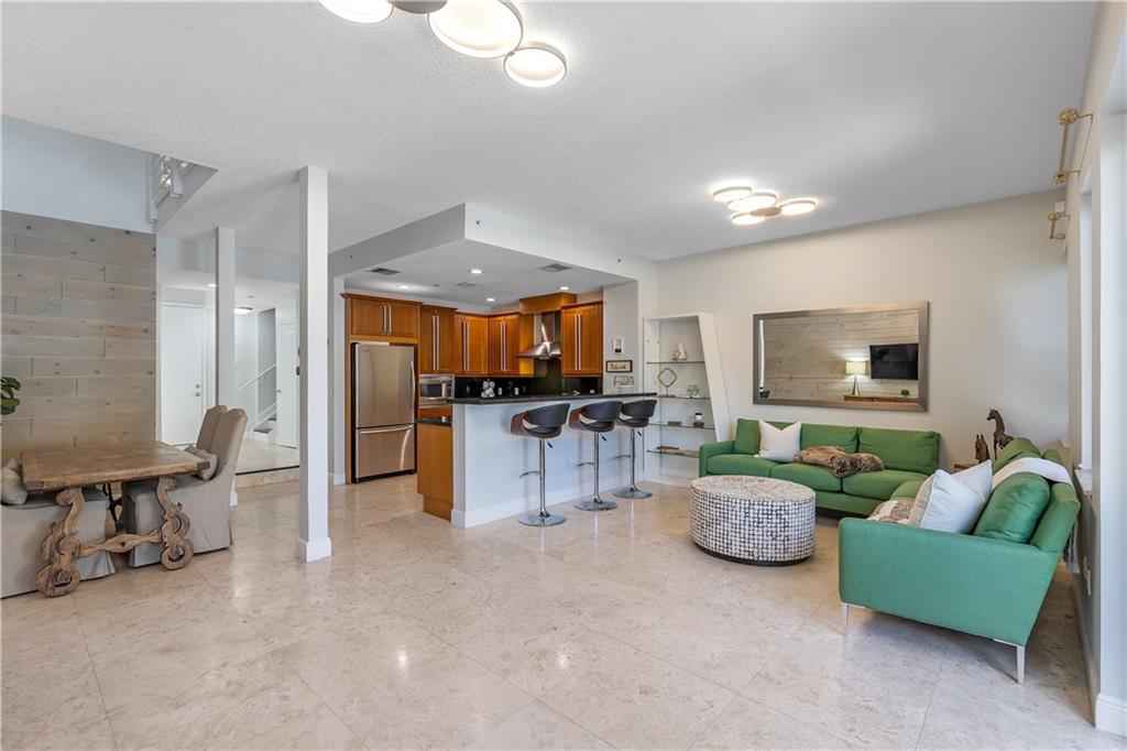 302 NE 8th Ave Unit: 0