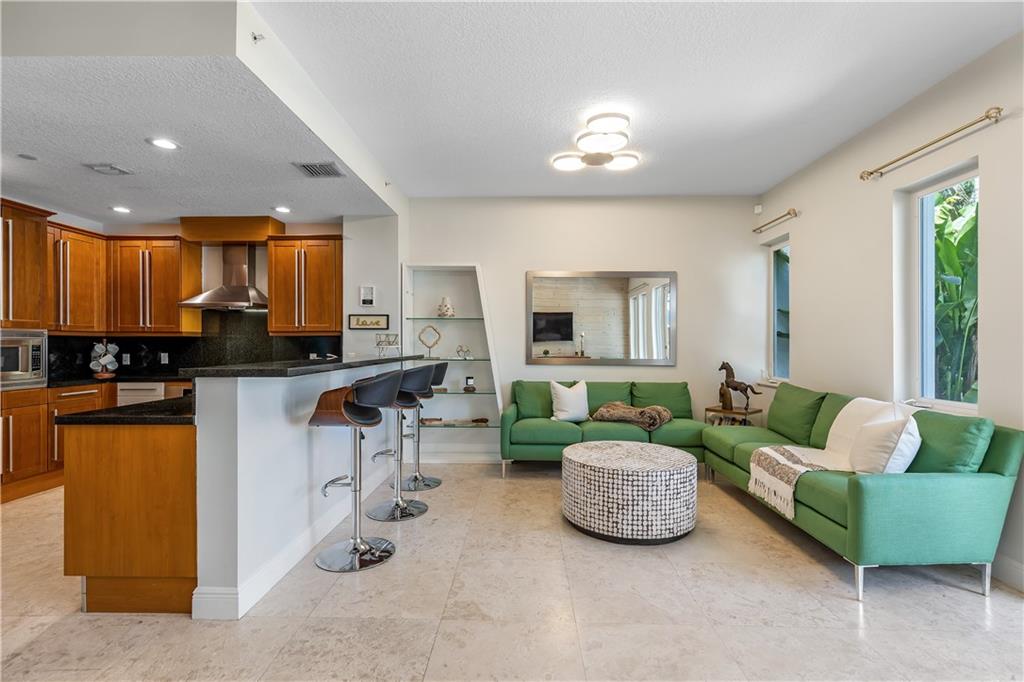 302 NE 8th Ave Unit: 0