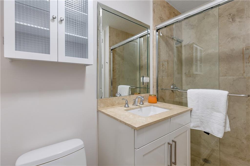 302 NE 8th Ave Unit: 0
