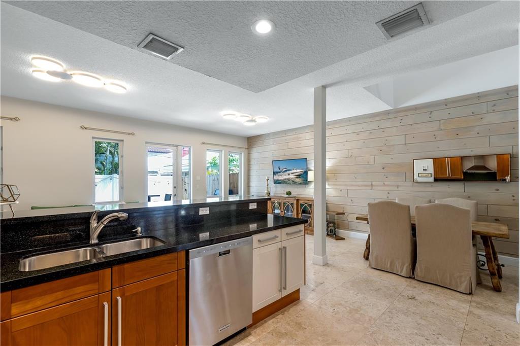 302 NE 8th Ave Unit: 0