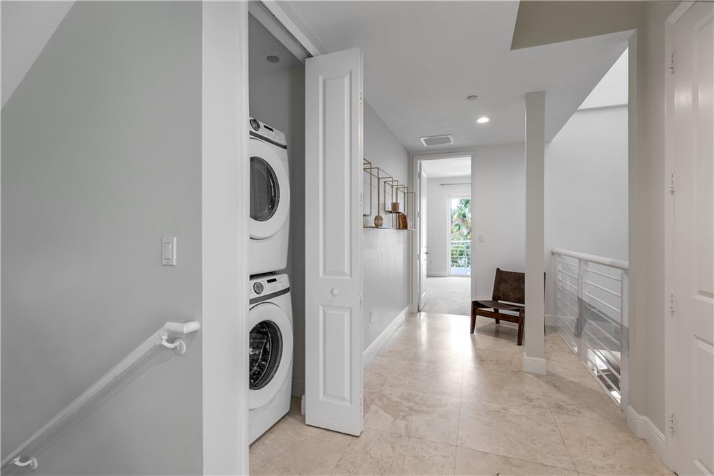 302 NE 8th Ave Unit: 0