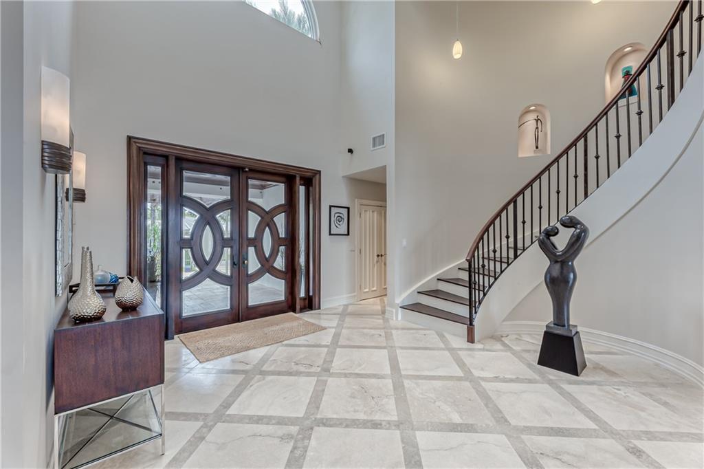 1313 E LAKE DR