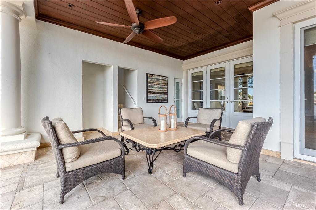 1313 E LAKE DR