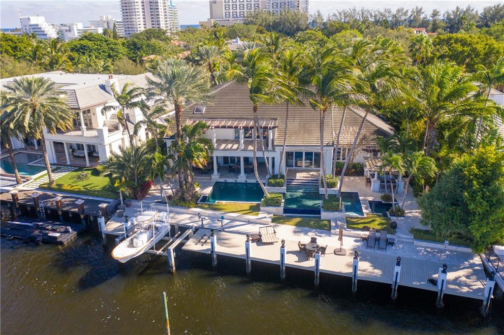 1313 E LAKE DR