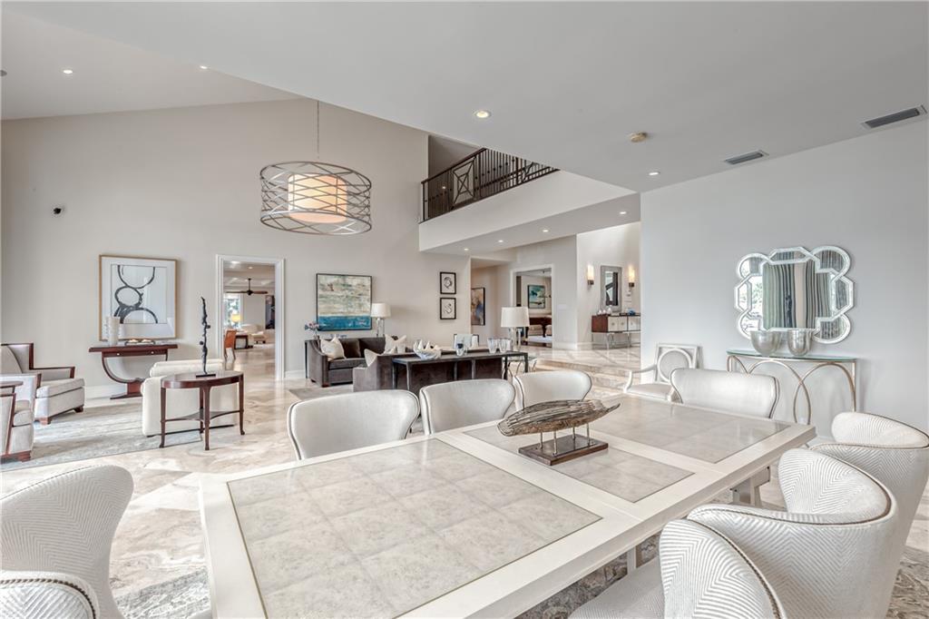 1313 E LAKE DR