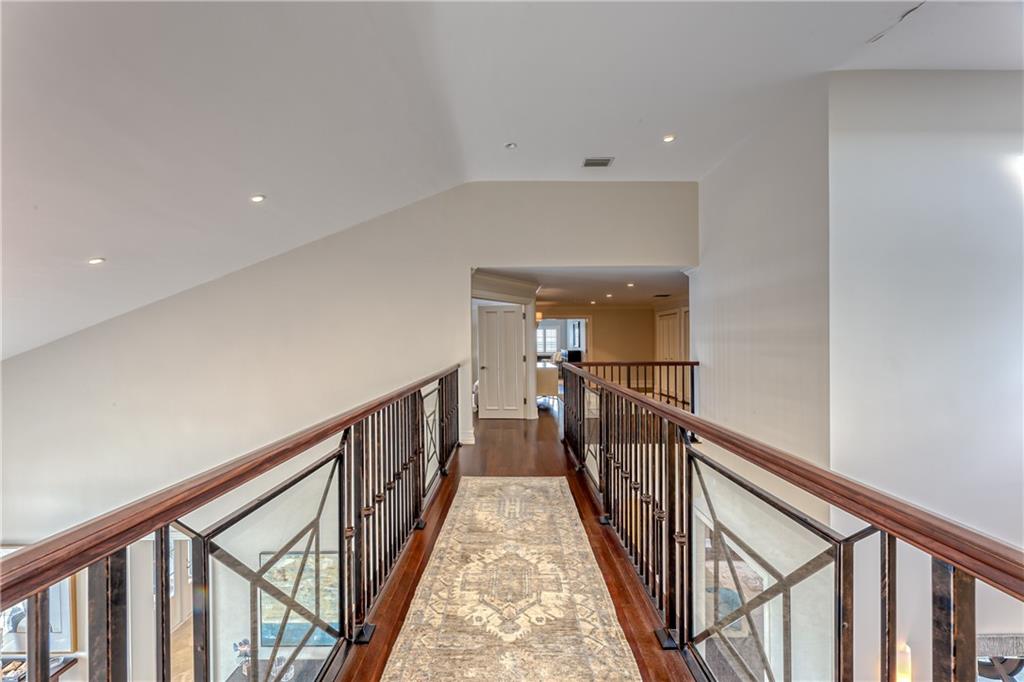 1313 E LAKE DR