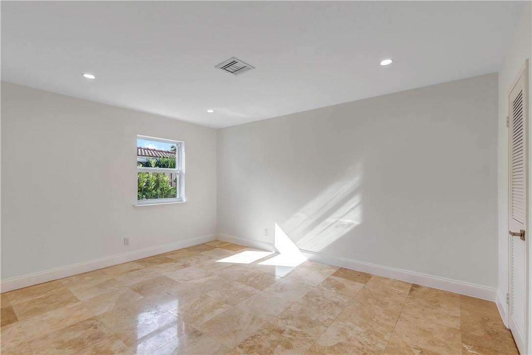 1951 SE 24 AVE