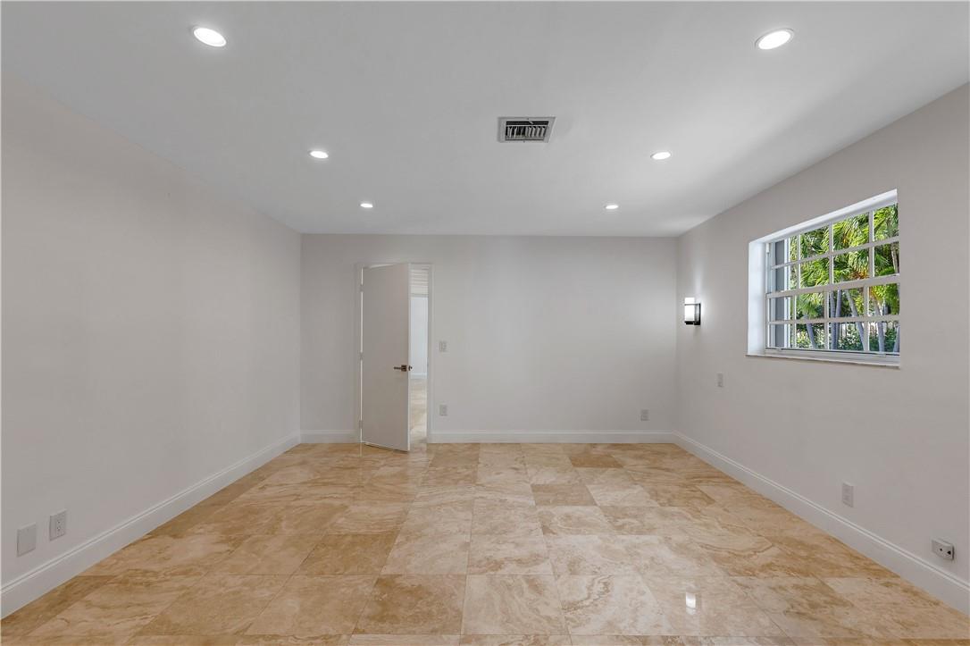 1951 SE 24 AVE